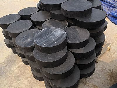 容城县板式橡胶支座由若干层橡胶片与薄钢板经加压硫化